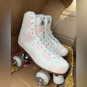 Intentionally Blank Pink Cow Roller Skates- Size 7.5/8